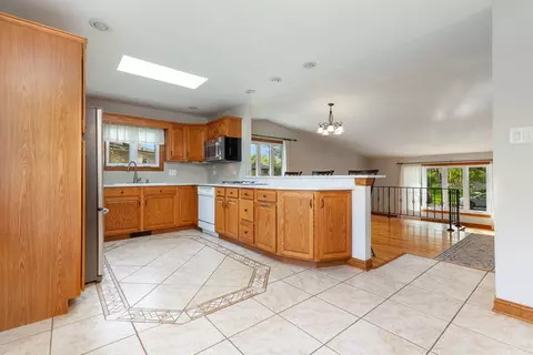 Kitchen - 15325 Walnut Rd, Oak Forest, IL 60452 photo 1 of 2