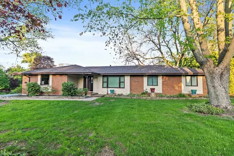 847 Hemlock Dr, Sleepy Hollow, IL 60118
