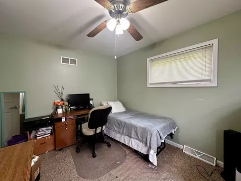 1104 E Jefferson St, Clinton, IL 61727 photo 11