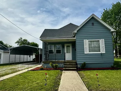 1104 E Jefferson St, Clinton, IL 61727