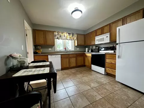 1104 E Jefferson St, Clinton, IL 61727 photo 7