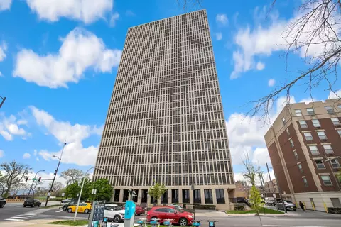 6700 S South Shore Dr #3H, Chicago, IL 60649