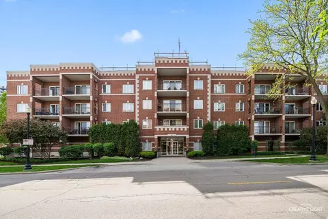 100 N Gary Ave #308, Wheaton, IL 60187