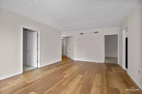 100 N Gary Ave #308, Wheaton, IL 60187 photo 4