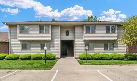 1109 Laura Dr #9, Champaign, IL 61822