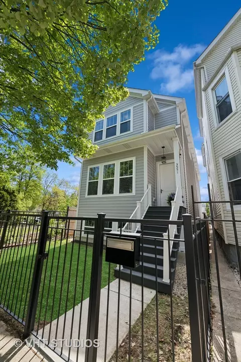 3551 W Lyndale St, Chicago, IL 60647