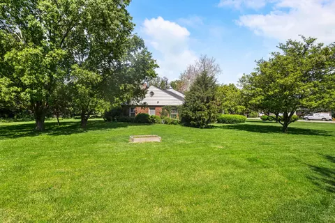 77 Greencroft Dr, Champaign, IL 61821 photo 44