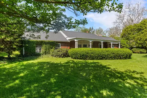 77 Greencroft Dr, Champaign, IL 61821