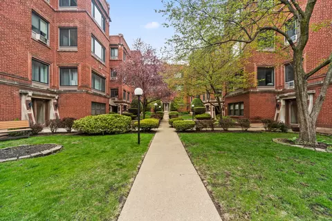 914 W Sunnyside Ave #2D, Chicago, IL 60640