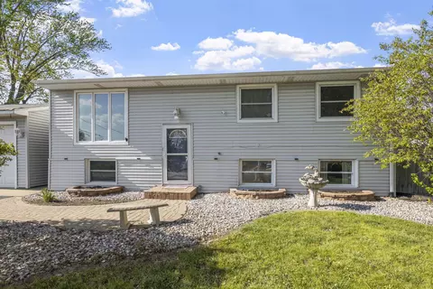 9236 Magnolia Ave, Mokena, IL 60448