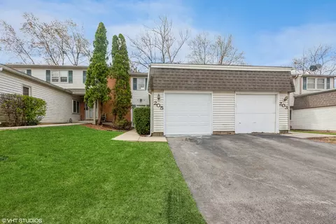 205 Fuller Ln, Bolingbrook, IL 60440