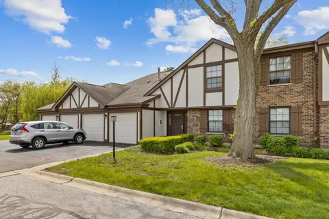1363 Seven Pines Rd #2A, Schaumburg, IL 60193