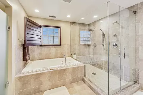 Bath - 2020 Techny Rd, Northbrook, IL 60062 photo 3 of 6