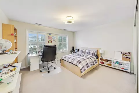 Bedroom - 2020 Techny Rd, Northbrook, IL 60062 photo 2 of 4