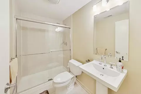 Bath - 2020 Techny Rd, Northbrook, IL 60062 photo 6 of 6
