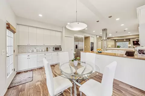 Kitchen - 2020 Techny Rd, Northbrook, IL 60062 photo 4 of 4