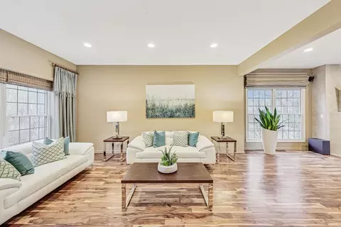 Living - 2020 Techny Rd, Northbrook, IL 60062 photo 3 of 4