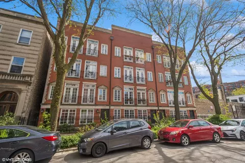 741 W Aldine Ave #4, Chicago, IL 60657