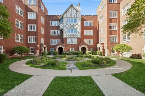 2472 W Estes Ave #2, Chicago, IL 60645