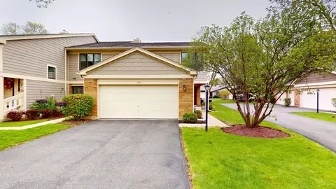 1322 Downs Pkwy, Libertyville, IL 60048