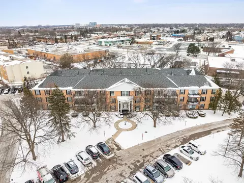 5300 Carriageway Dr #102, Rolling Meadows, IL 60008 photo 3