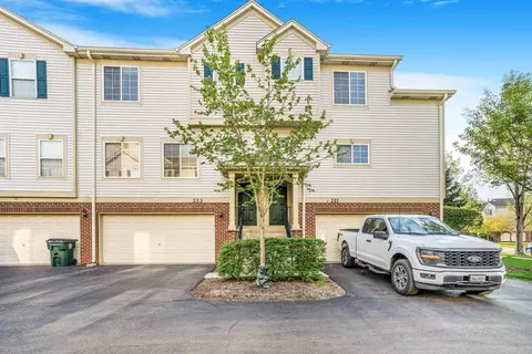 223 Monarch Dr, Streamwood, IL 60107