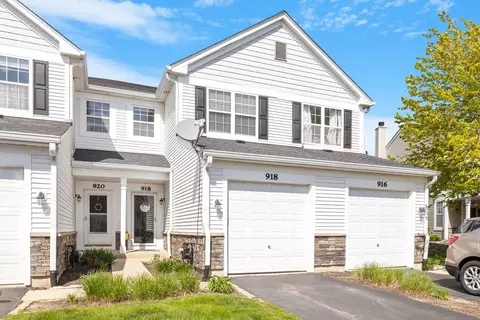 918 Genesee Dr, Naperville, IL 60563