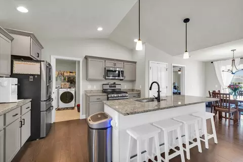 Kitchen - 3901 Obsidian Dr, Champaign, IL 61822 photo 3 of 3