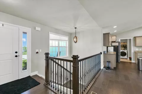 Entry Way - 3901 Obsidian Dr, Champaign, IL 61822 photo 6 of 8