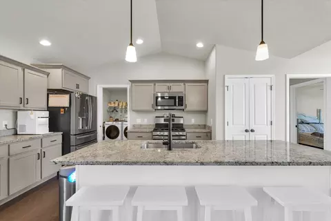 Kitchen - 3901 Obsidian Dr, Champaign, IL 61822 photo 2 of 3