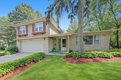 1022 W Ohio St, Glenwood, IL 60425