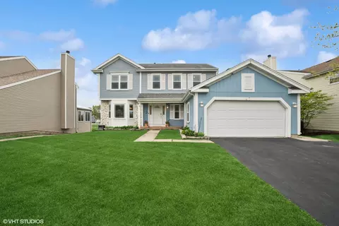 47 Whispering Dr, Streamwood, IL 60107