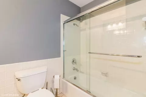 Bath - 1424 Killdeer Dr, Naperville, IL 60565 photo 5 of 5