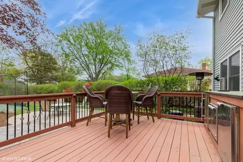 Exterior - 1424 Killdeer Dr, Naperville, IL 60565 photo 7 of 7