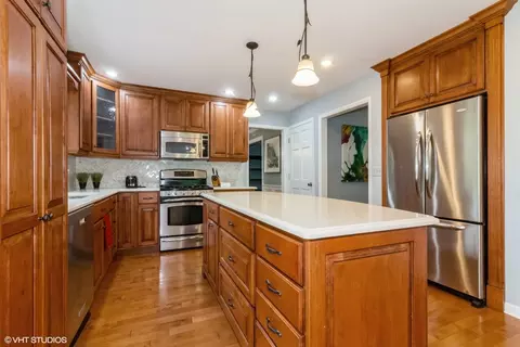 Kitchen - 1424 Killdeer Dr, Naperville, IL 60565 photo 3 of 5
