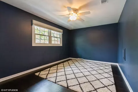 Bedroom - 1424 Killdeer Dr, Naperville, IL 60565 photo 5 of 7