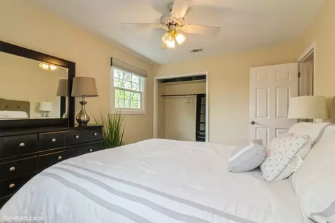 Bedroom - 1424 Killdeer Dr, Naperville, IL 60565 photo 4 of 7
