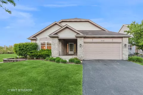 2449 Wydown Ln, Aurora, IL 60502
