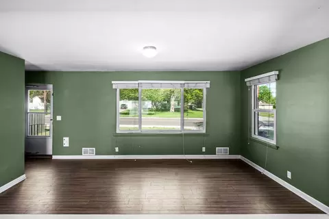 Living - 707 S Adelaide St, Normal, IL 61761 photo 2 of 6