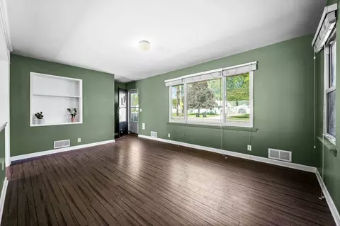 Living - 707 S Adelaide St, Normal, IL 61761 photo 3 of 6