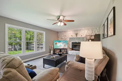 137 Split Oak Rd, Naperville, IL 60565 photo 18