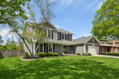 137 Split Oak Rd, Naperville, IL 60565 photo 2
