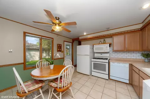 Kitchen - 2305 Jay Ln, Rolling Meadows, IL 60008 photo 1 of 1