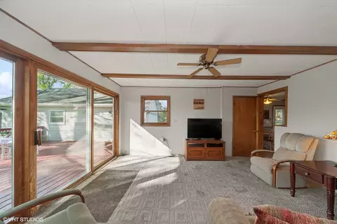 Living - 2305 Jay Ln, Rolling Meadows, IL 60008 photo 2 of 3