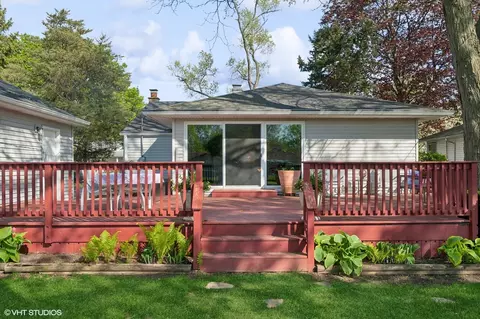 Exterior - 2305 Jay Ln, Rolling Meadows, IL 60008 photo 6 of 8