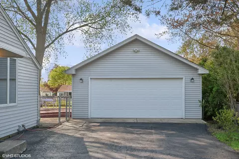 Exterior - 2305 Jay Ln, Rolling Meadows, IL 60008 photo 3 of 8