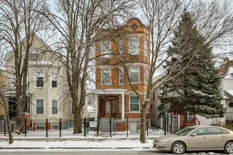 2707 N Central Park Ave, Chicago, IL 60647