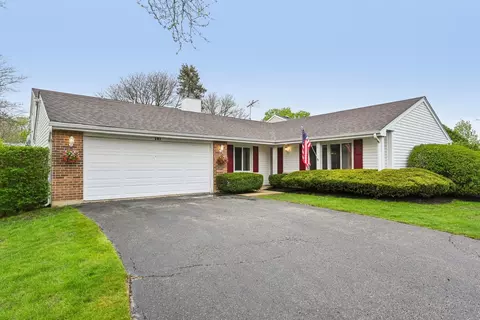 101 Heather Ct, Rolling Meadows, IL 60008