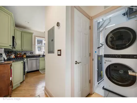 Other - 1018 Main St #3, Evanston, IL 60202 photo 3 of 6