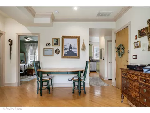 Dining - 1018 Main St #3, Evanston, IL 60202 photo 1 of 1